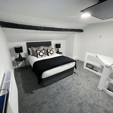 Tettenhall Village Townhouse Wolverhampton Exterior photo