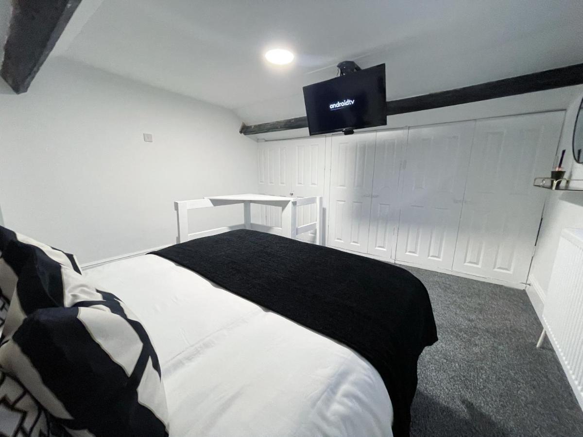 Tettenhall Village Townhouse *